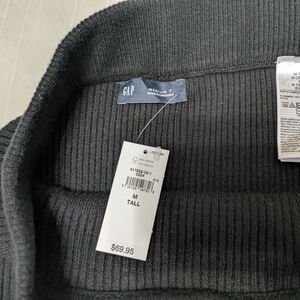 GAP Gray Pencil Skirt with Tailored Elegance